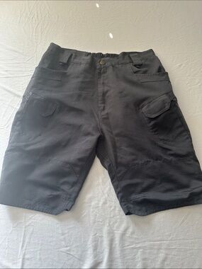 Source Unknown Gray Cargo Shorts with Utility Pockets
